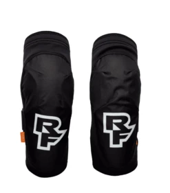 Race Face Ambush Elbow - Stealth