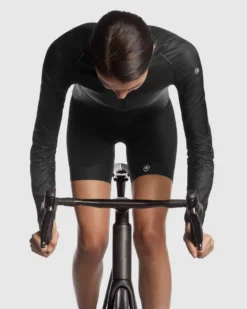 Assos UMA GT Dames Windjack Zomer - Zwart 11 Assos UMA GT Dames Windjack Zomer - Zwart -IXS Winkel ASSOS 12 32 348 18 31