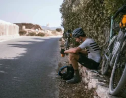 Gran Tourer Gravel Schoen - Zwart/Gum -IXS Winkel QUOC Gran Tourer Lace BlackGum Gravel Cycling Shoe Lifestyle 1 1100x