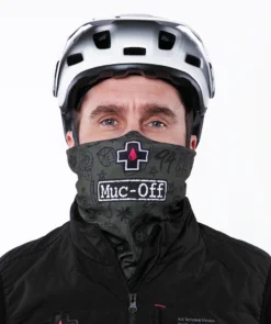 Muc-Off Lichtgewicht Halsdoek - Groen Punk 8 Muc-Off Lichtgewicht Halsdoek - Groen Punk -IXS Winkel Web 20751 Lightweight Neck Gaiter Green model 02 2021 1000x1000